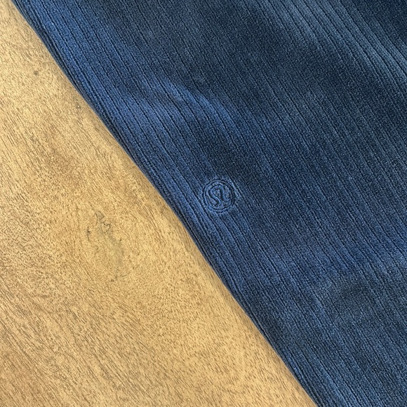 Lululemon Scuba Mid Rise Wide Leg Pant 7/8 Velvet Cord 8 True Navy - Picture 7 of 10
